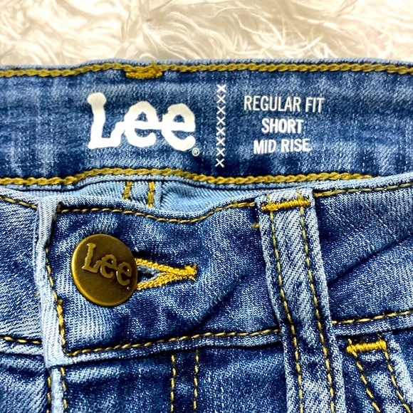 Lee Regular Fit Mid Rise Shorts - Picture 3 of 5